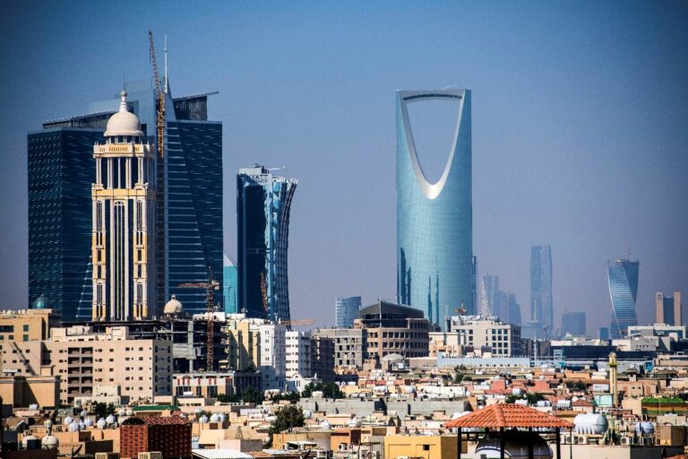 Can British Citizens Buy Property in Saudi Arabia?